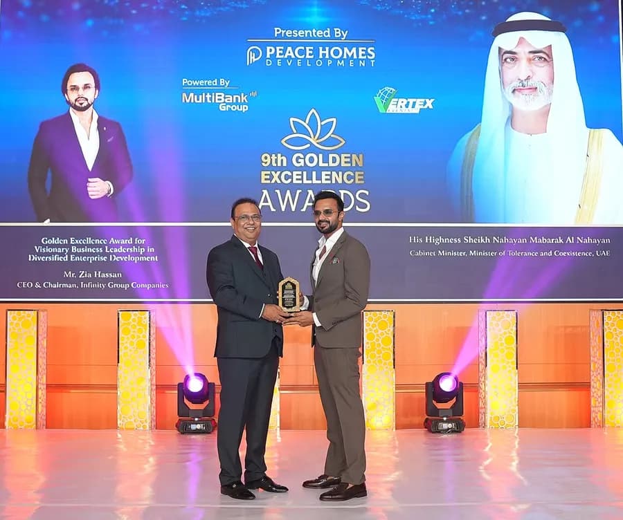 Chairman Mohd Zia Hassan receiving the Golden Excellence Award
